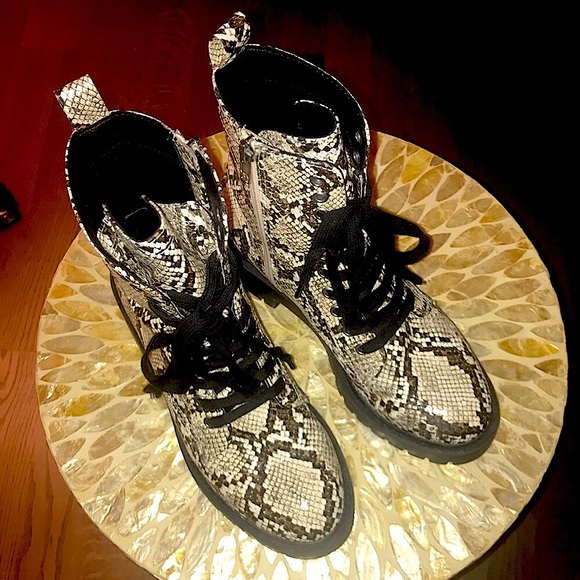Steve Madden Guided Snake Combat Booties! - Picture 11 of 16